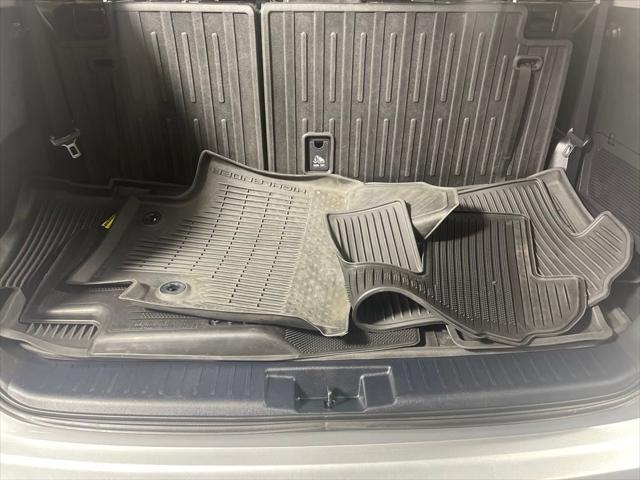used 2022 Toyota Highlander car, priced at $38,998