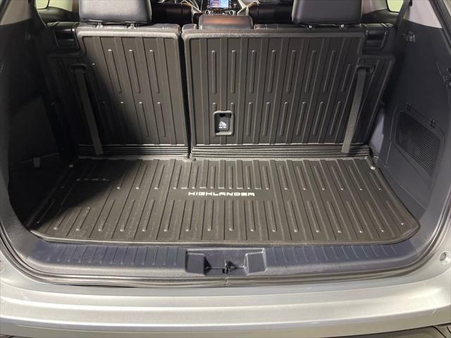 used 2022 Toyota Highlander car, priced at $37,998