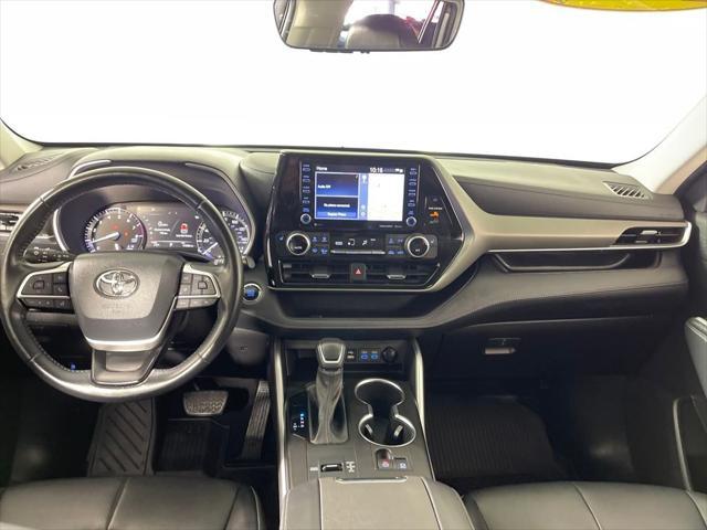 used 2022 Toyota Highlander car, priced at $37,998