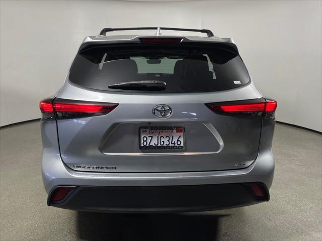 used 2022 Toyota Highlander car, priced at $37,998