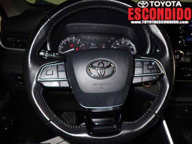 used 2021 Toyota Highlander car, priced at $32,998