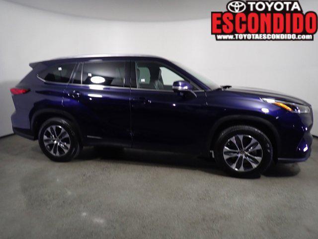 used 2021 Toyota Highlander car, priced at $32,998