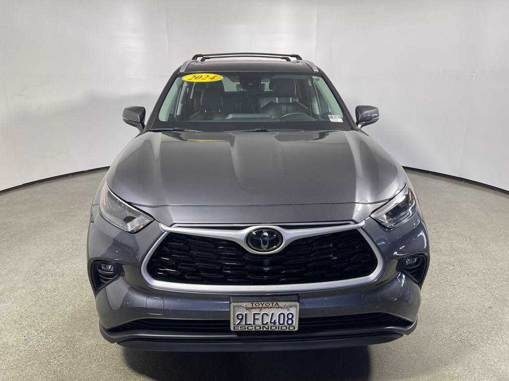 used 2024 Toyota Highlander car, priced at $40,977