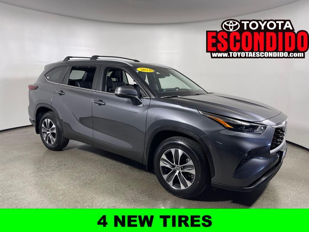 used 2024 Toyota Highlander car, priced at $40,977
