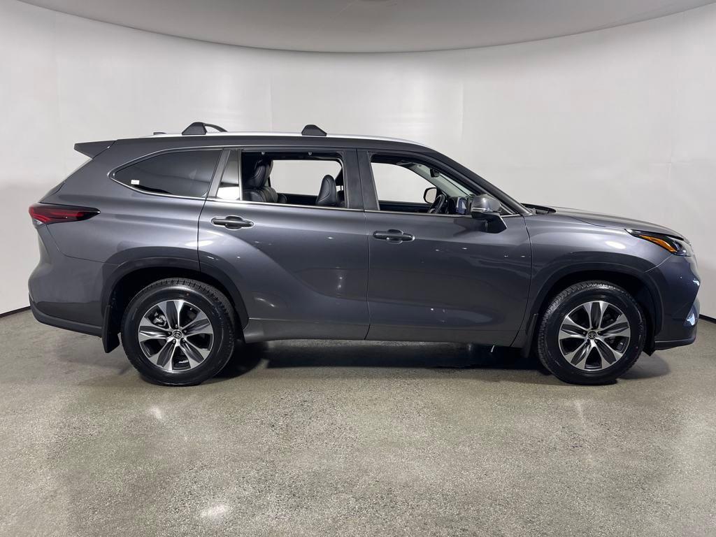 used 2024 Toyota Highlander car, priced at $40,977