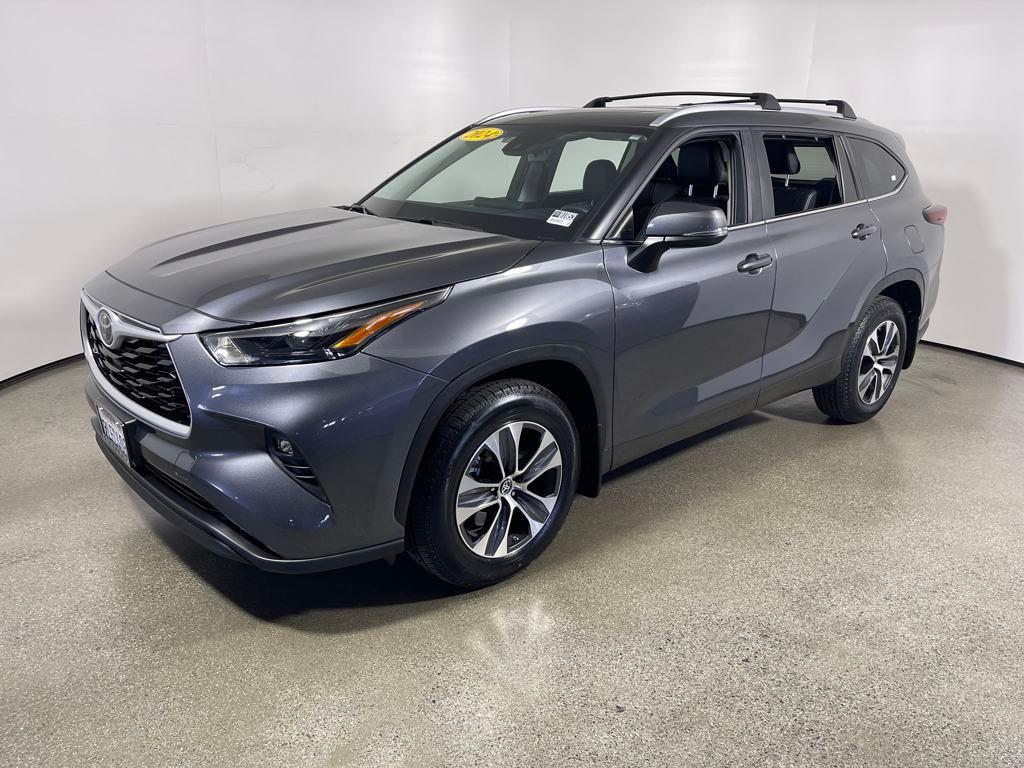used 2024 Toyota Highlander car, priced at $40,977