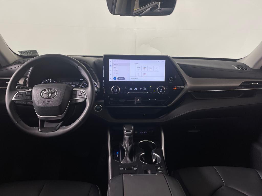 used 2024 Toyota Highlander car, priced at $40,977