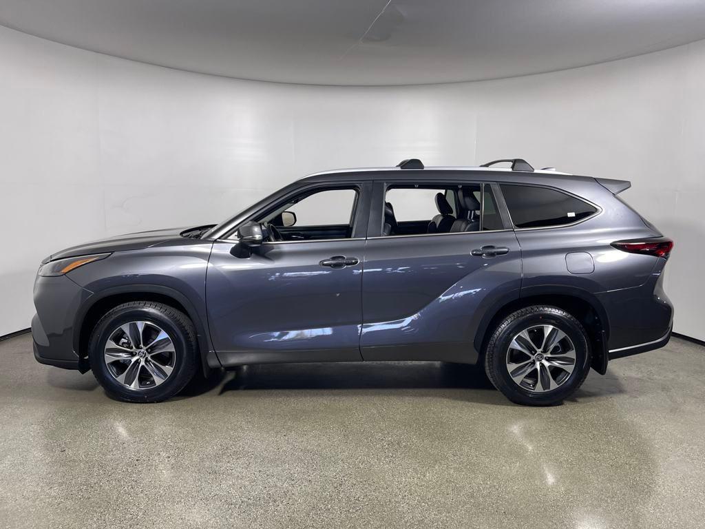 used 2024 Toyota Highlander car, priced at $40,977