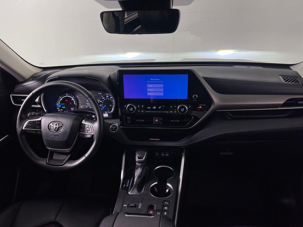 used 2024 Toyota Highlander Hybrid car, priced at $45,998