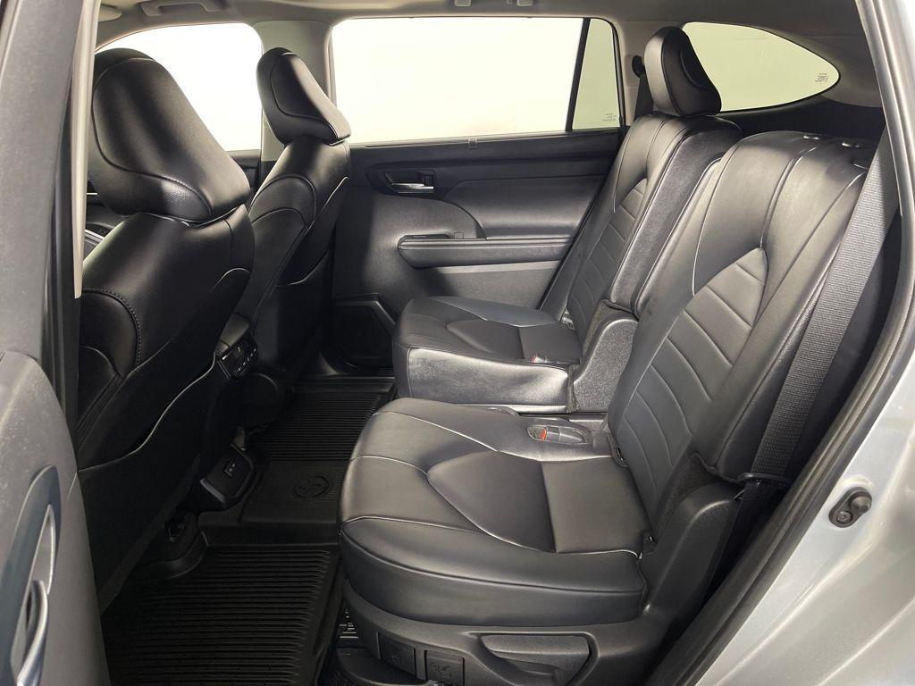 used 2024 Toyota Highlander Hybrid car, priced at $45,998