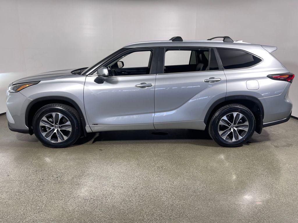 used 2024 Toyota Highlander Hybrid car, priced at $45,998