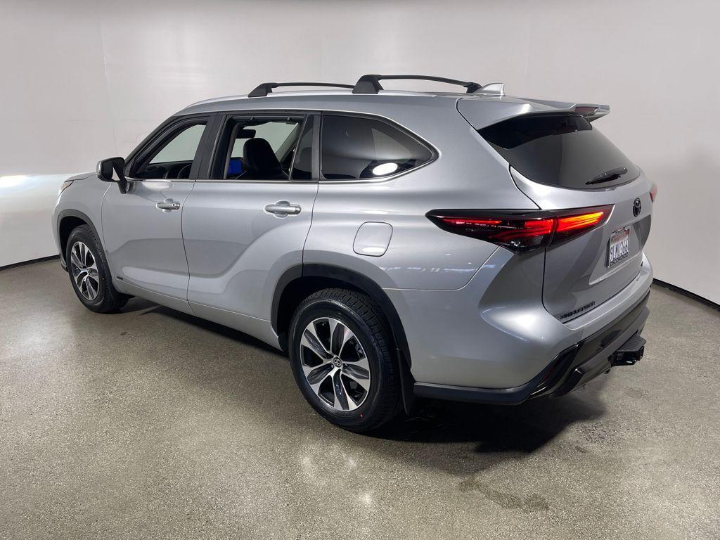 used 2024 Toyota Highlander Hybrid car, priced at $45,998