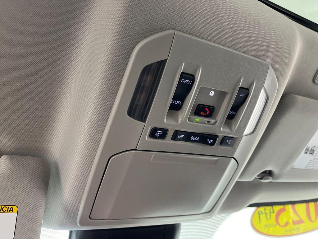 used 2025 Toyota Highlander Hybrid car, priced at $47,998