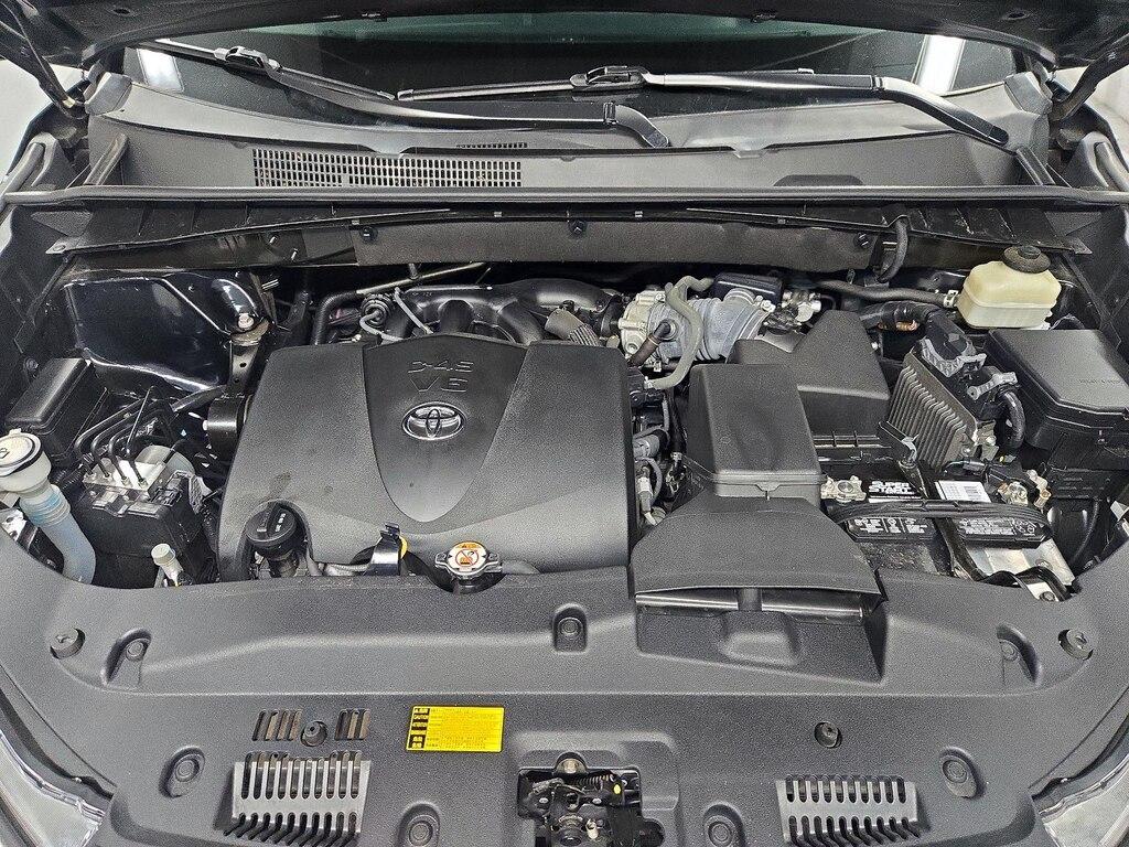 used 2018 Toyota Highlander car, priced at $30,998