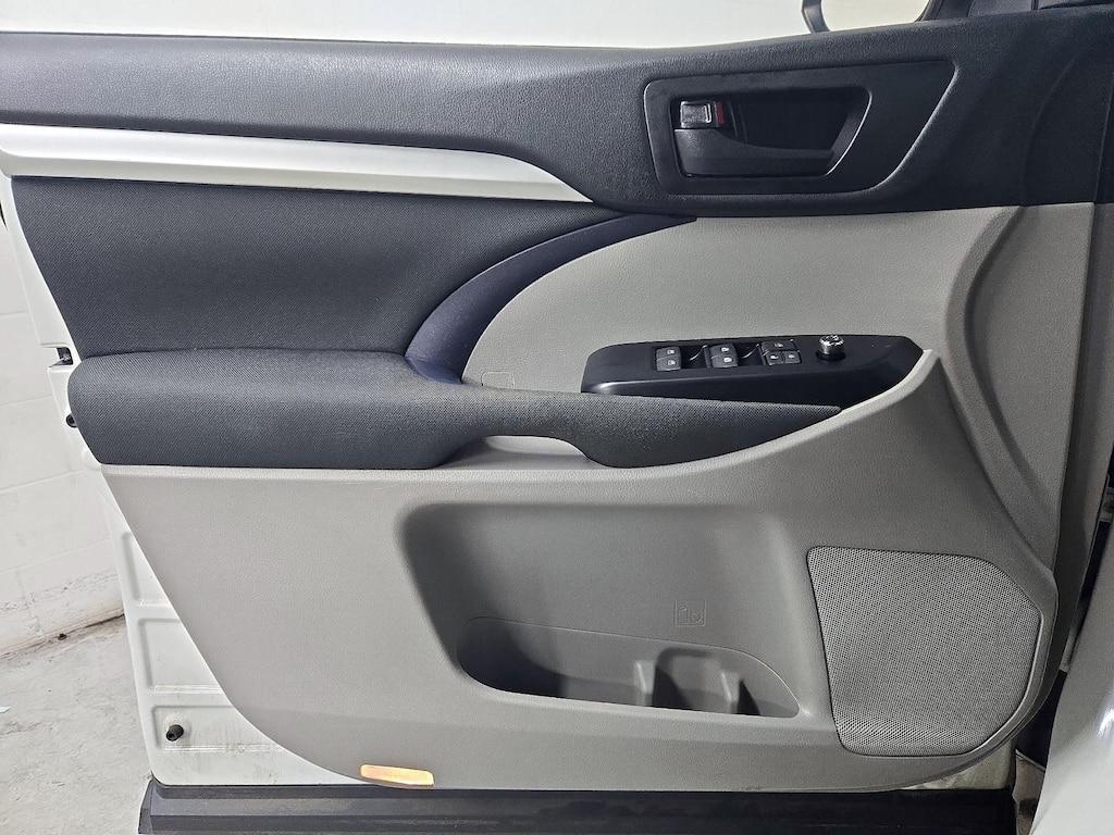 used 2017 Toyota Highlander car, priced at $17,998