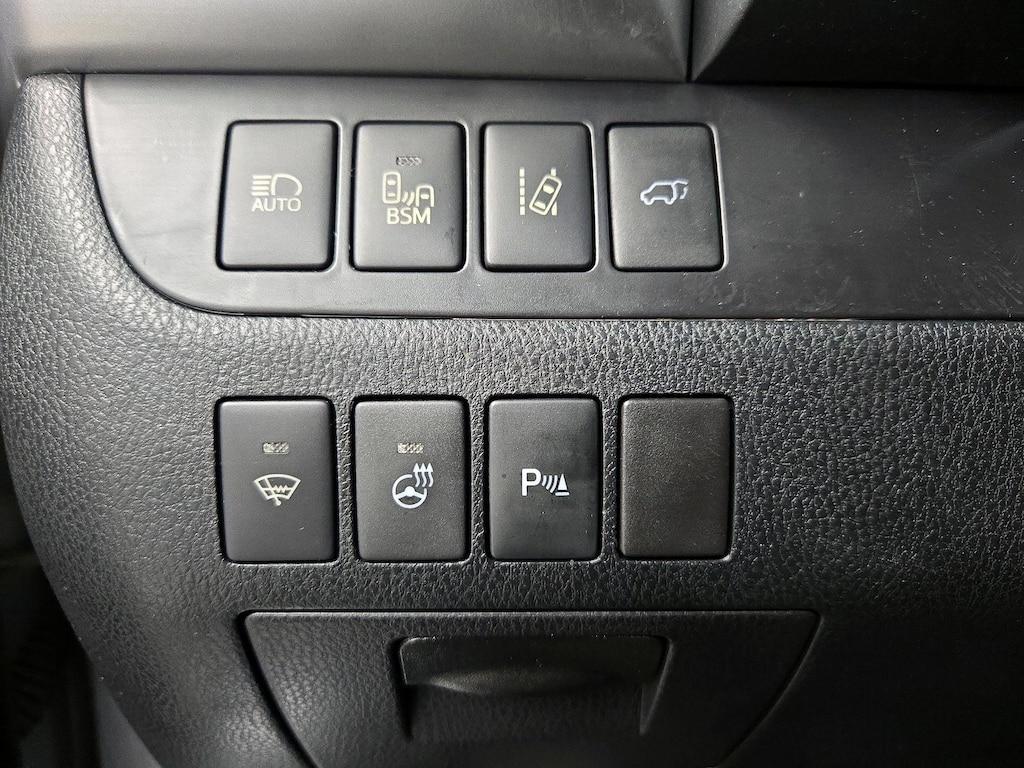 used 2015 Toyota Highlander car, priced at $20,998