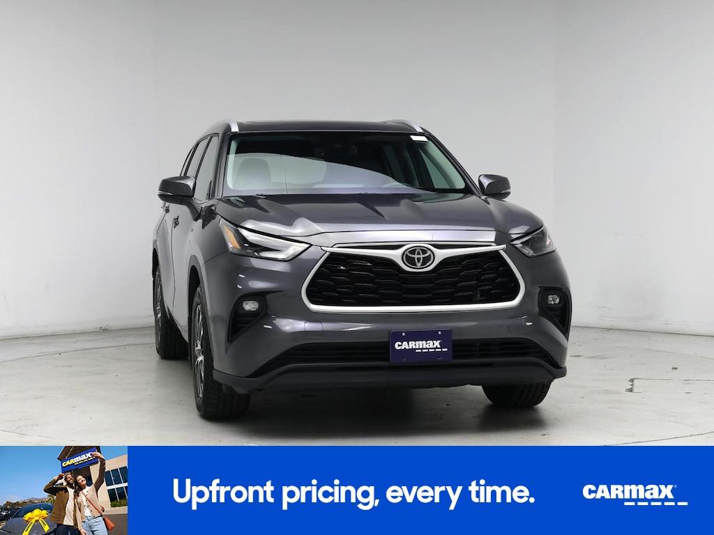 used 2022 Toyota Highlander car, priced at $36,998
