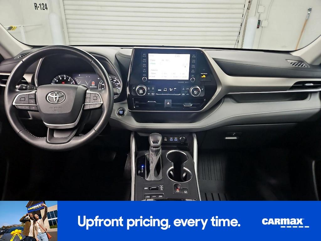 used 2022 Toyota Highlander car, priced at $36,998