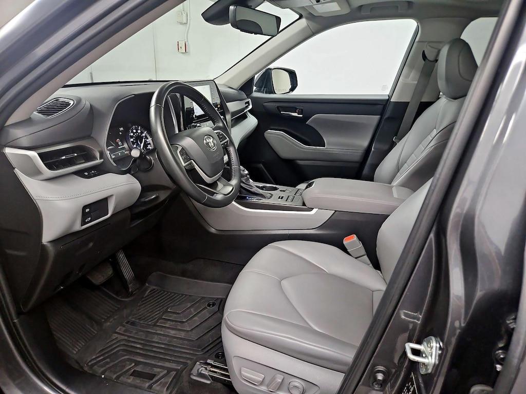 used 2022 Toyota Highlander car, priced at $36,998