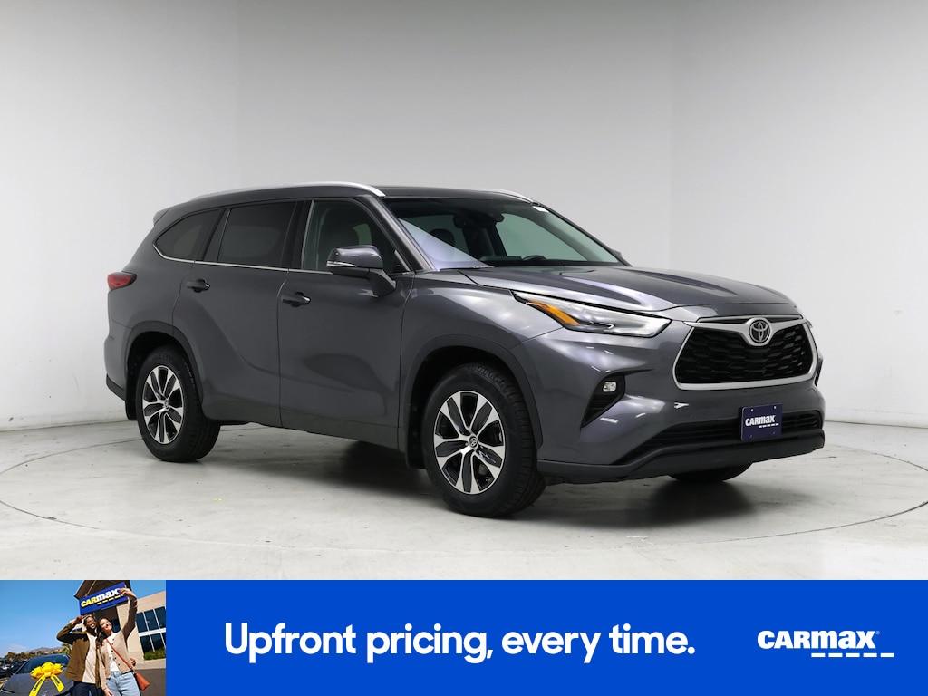 used 2022 Toyota Highlander car, priced at $36,998
