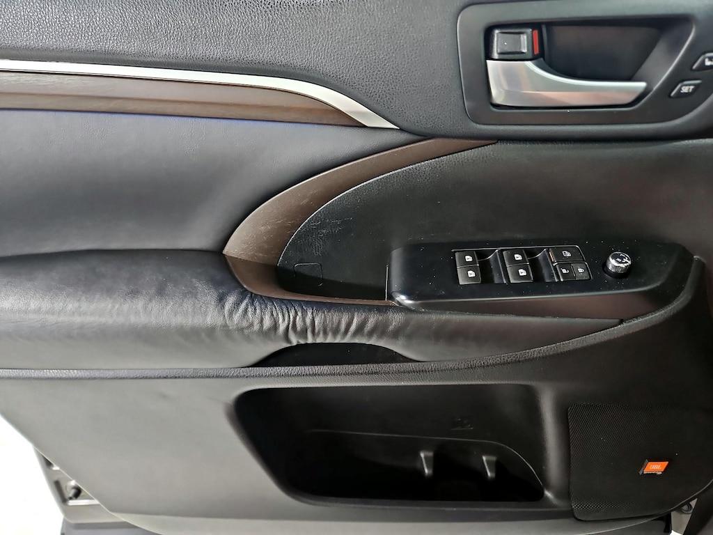 used 2016 Toyota Highlander Hybrid car, priced at $24,998