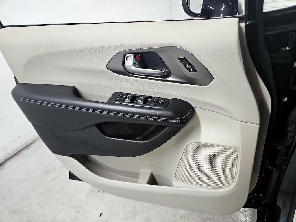 used 2019 Chrysler Pacifica car, priced at $28,998