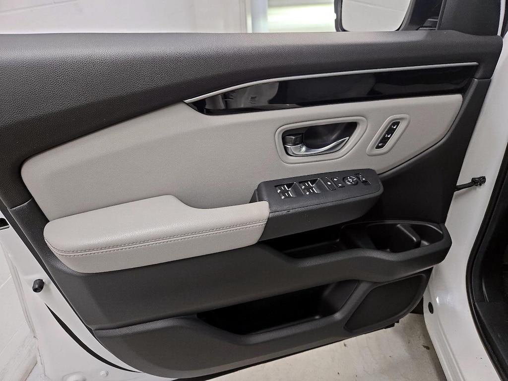 used 2024 Honda Pilot car, priced at $43,998