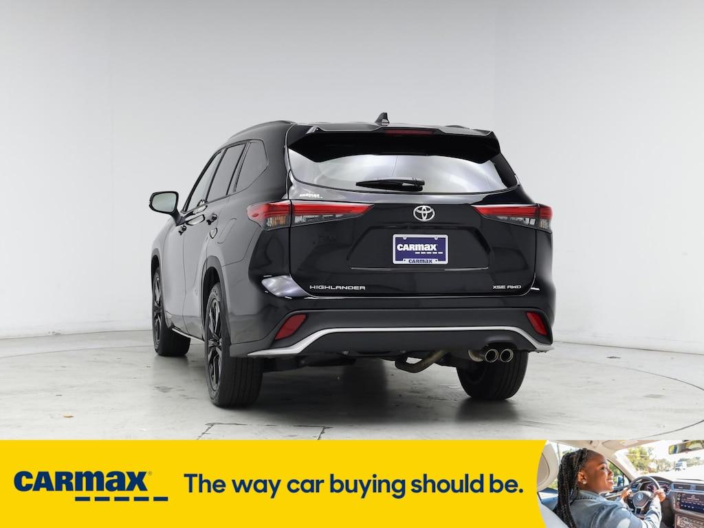 used 2023 Toyota Highlander car, priced at $43,998
