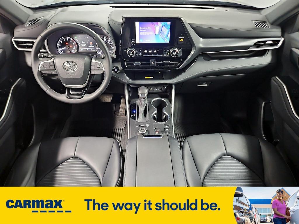 used 2023 Toyota Highlander car, priced at $43,998