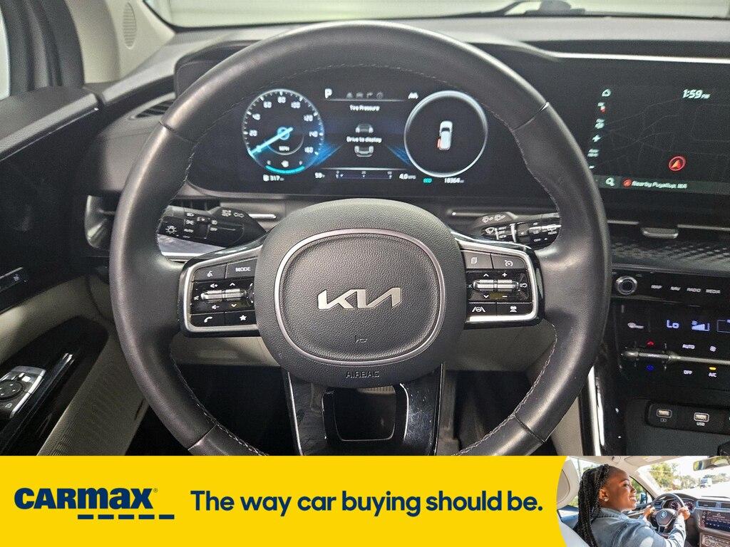 used 2024 Kia Carnival car, priced at $42,998