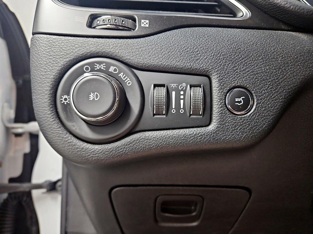 used 2020 Jeep Cherokee car, priced at $22,998