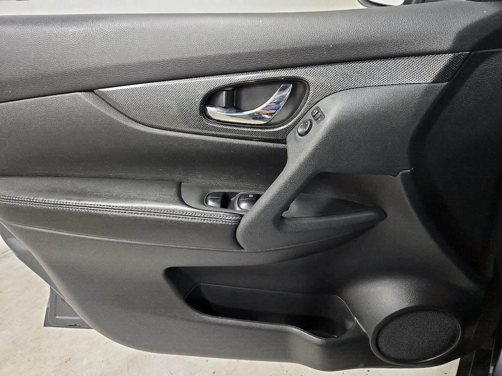 used 2016 Nissan Rogue car, priced at $17,998