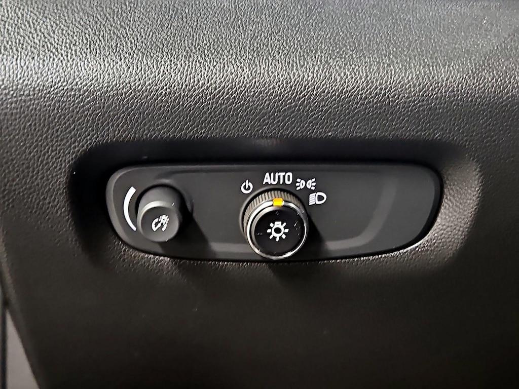 used 2022 Chevrolet Traverse car, priced at $38,998