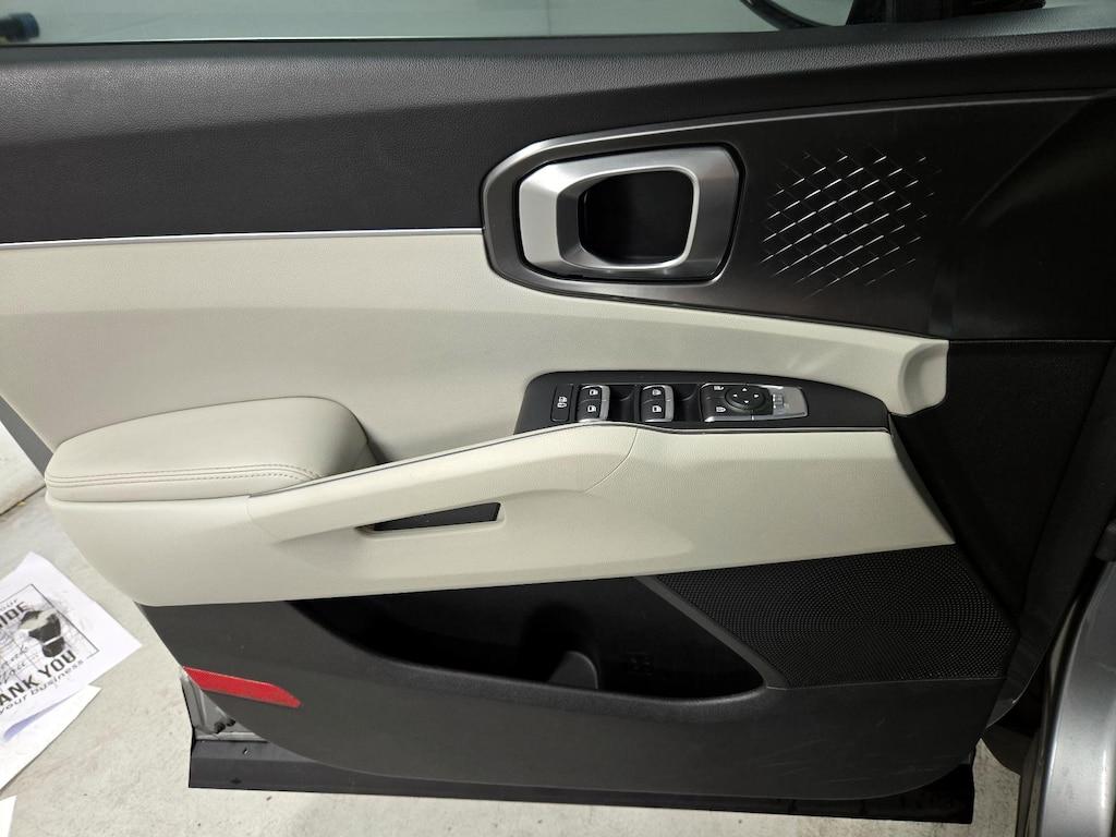 used 2021 Kia Sorento Hybrid car, priced at $27,998