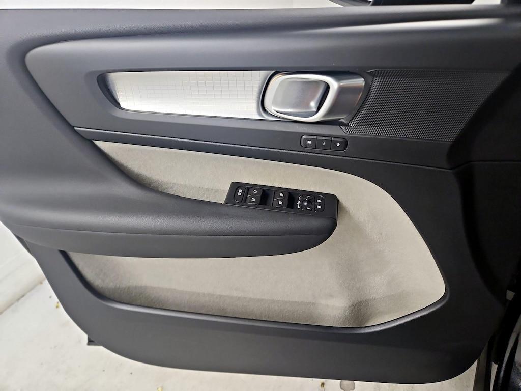 used 2019 Volvo XC40 car, priced at $25,998