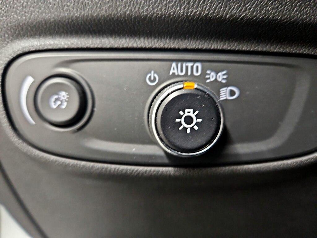 used 2021 Chevrolet Equinox car, priced at $18,998