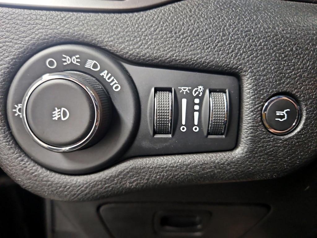 used 2019 Jeep Cherokee car, priced at $20,998