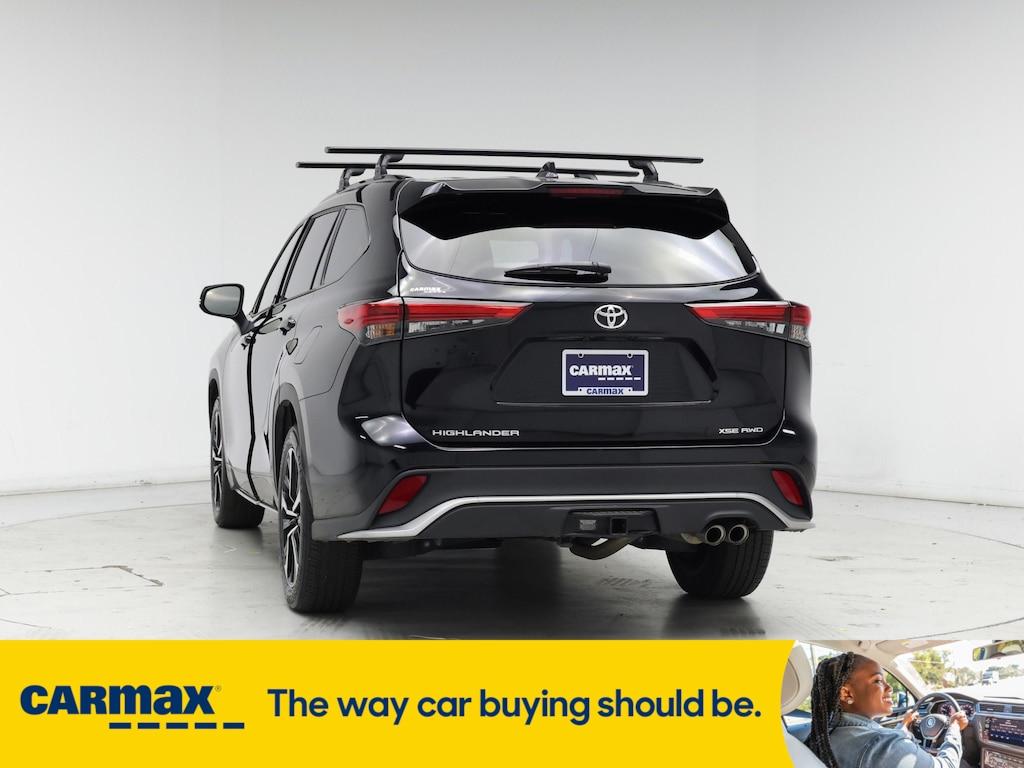 used 2022 Toyota Highlander car, priced at $41,998