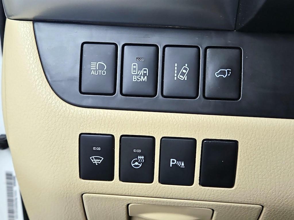 used 2016 Toyota Highlander car, priced at $31,998