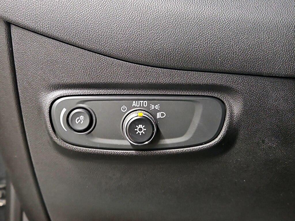 used 2021 Chevrolet Equinox car, priced at $20,998