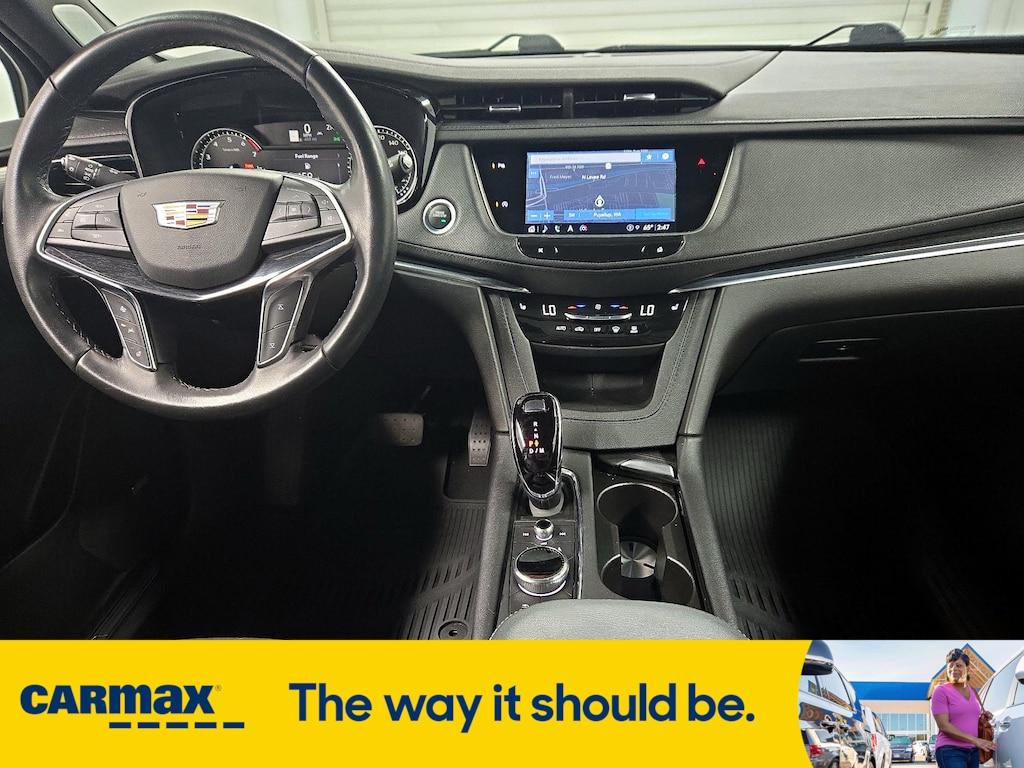 used 2023 Cadillac XT5 car, priced at $37,998