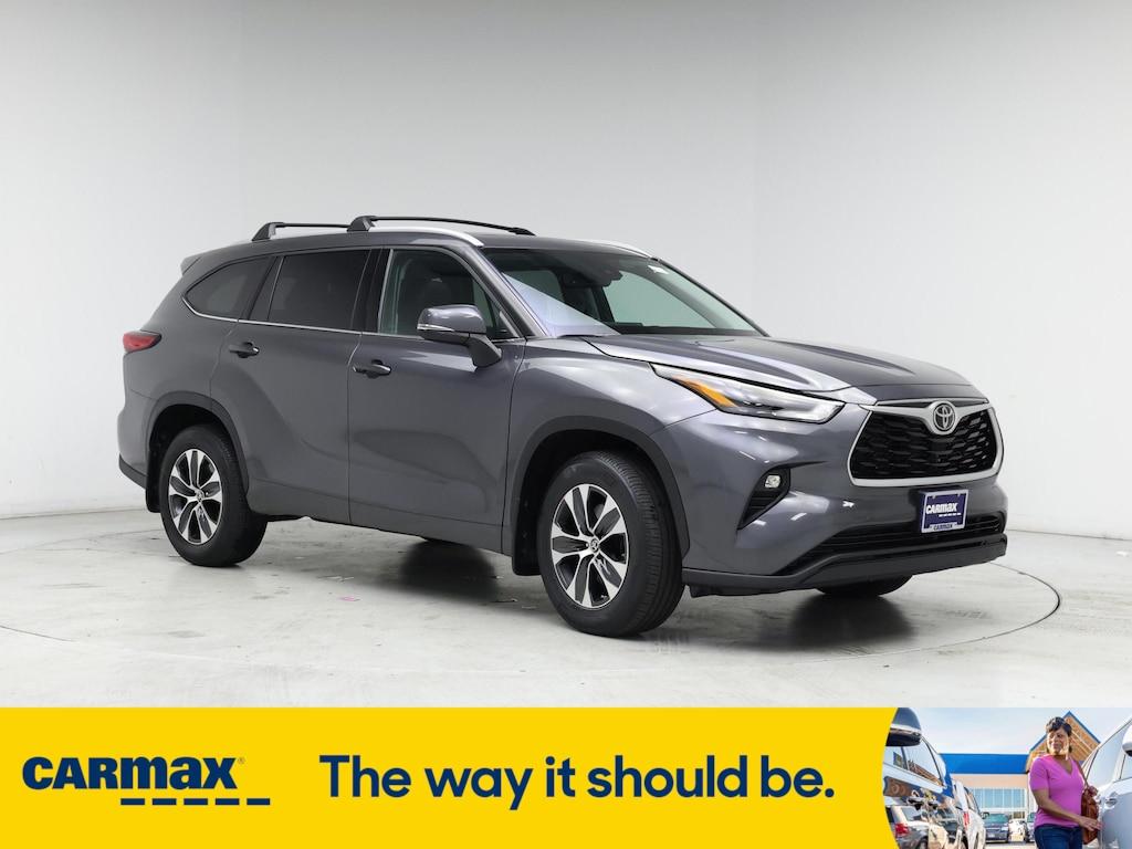 used 2022 Toyota Highlander car, priced at $39,998