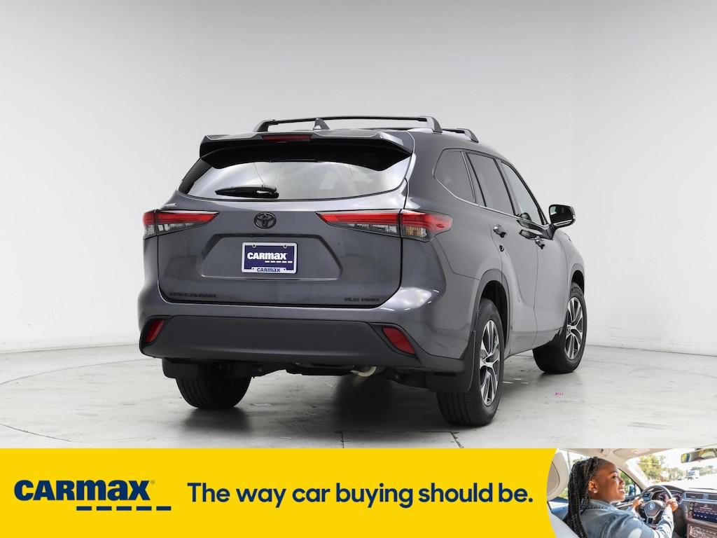 used 2022 Toyota Highlander car, priced at $39,998