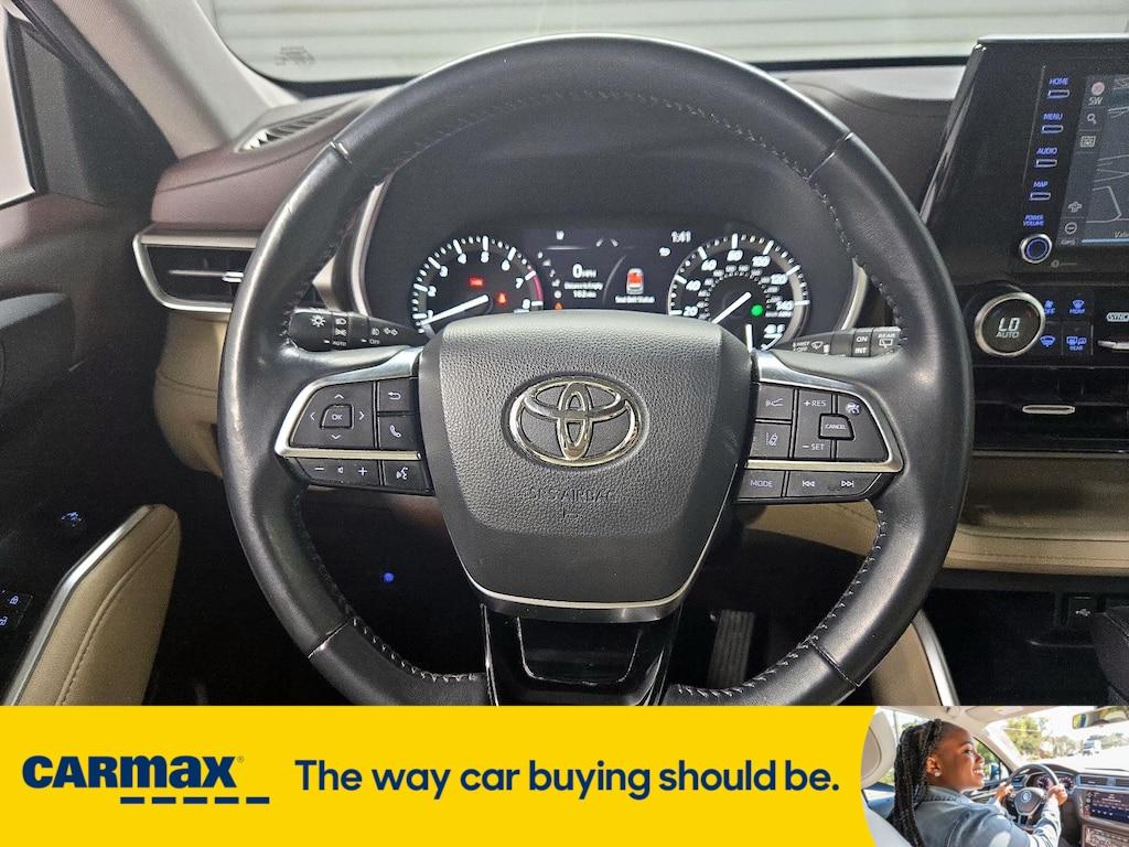 used 2021 Toyota Highlander car, priced at $34,998