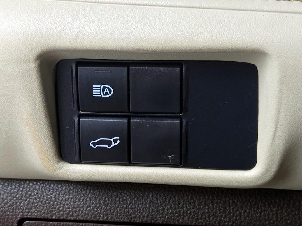 used 2021 Toyota Highlander car, priced at $34,998
