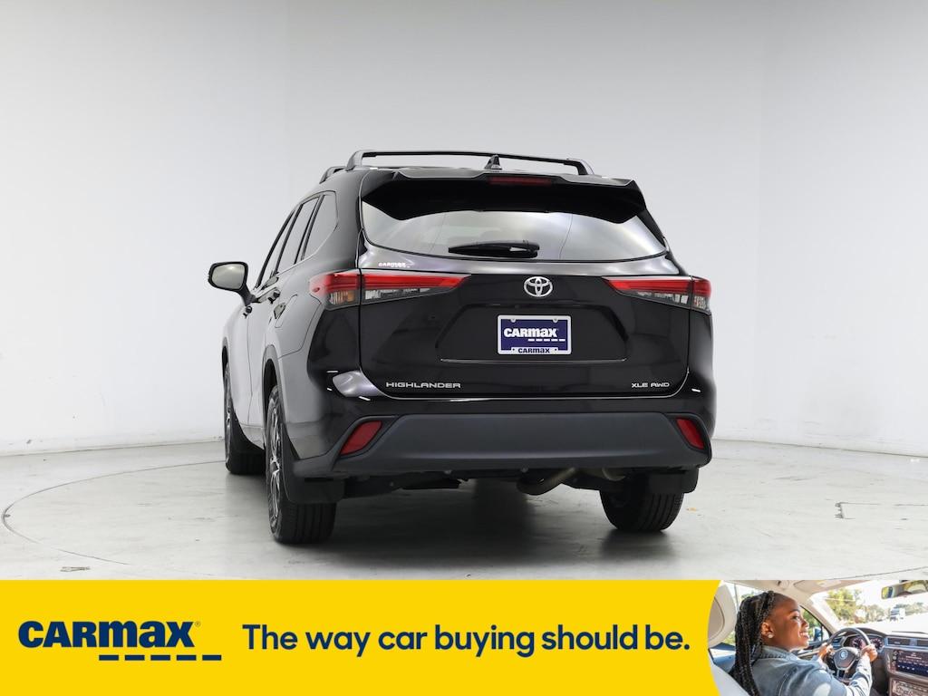 used 2021 Toyota Highlander car, priced at $34,998