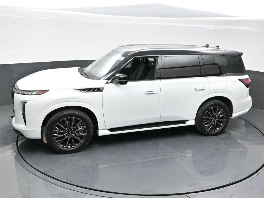 new 2025 INFINITI QX80 car, priced at $111,795