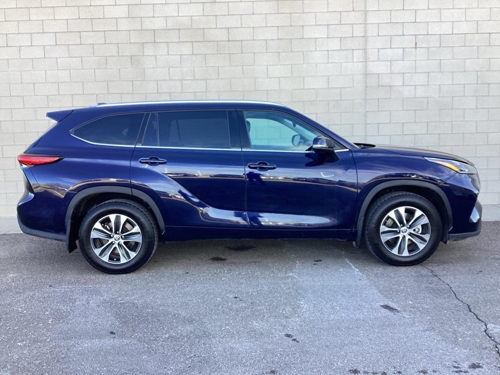 used 2021 Toyota Highlander car, priced at $30,500