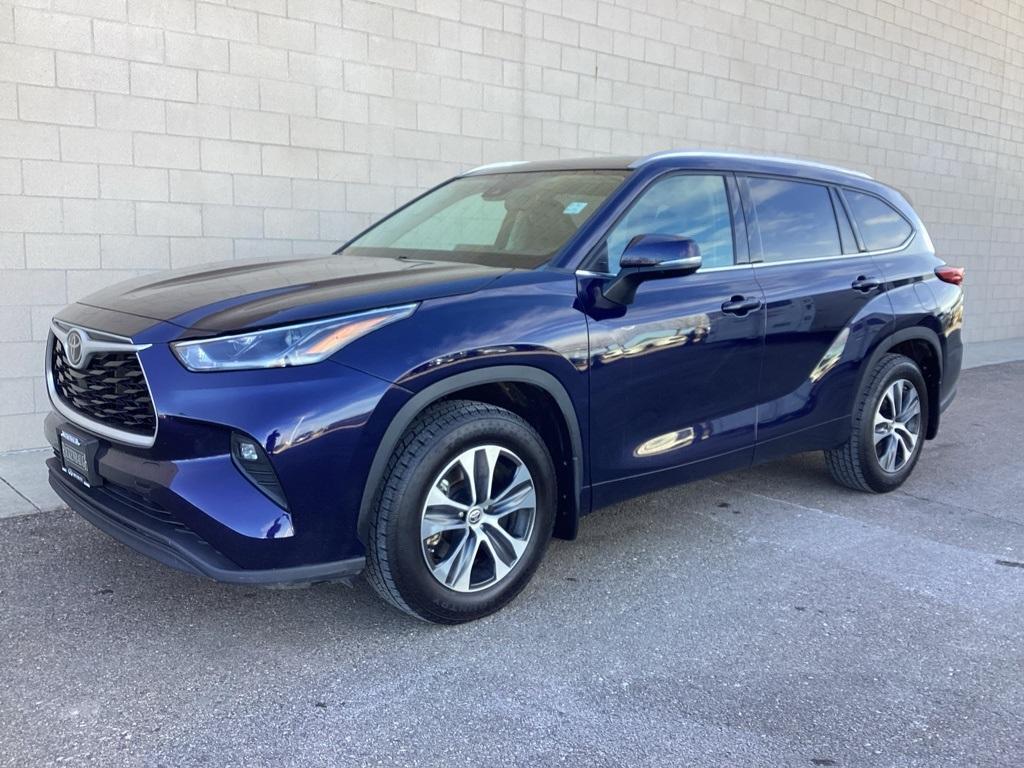 used 2021 Toyota Highlander car, priced at $30,500