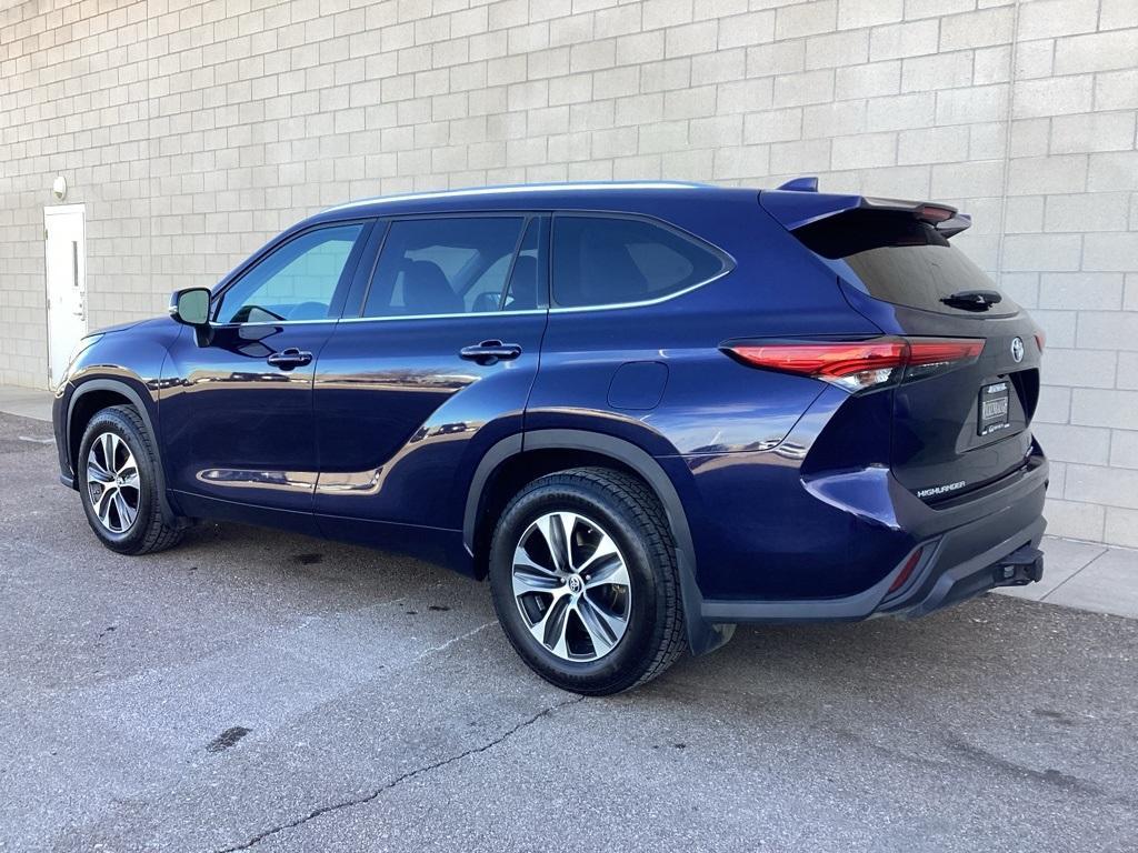 used 2021 Toyota Highlander car, priced at $30,500